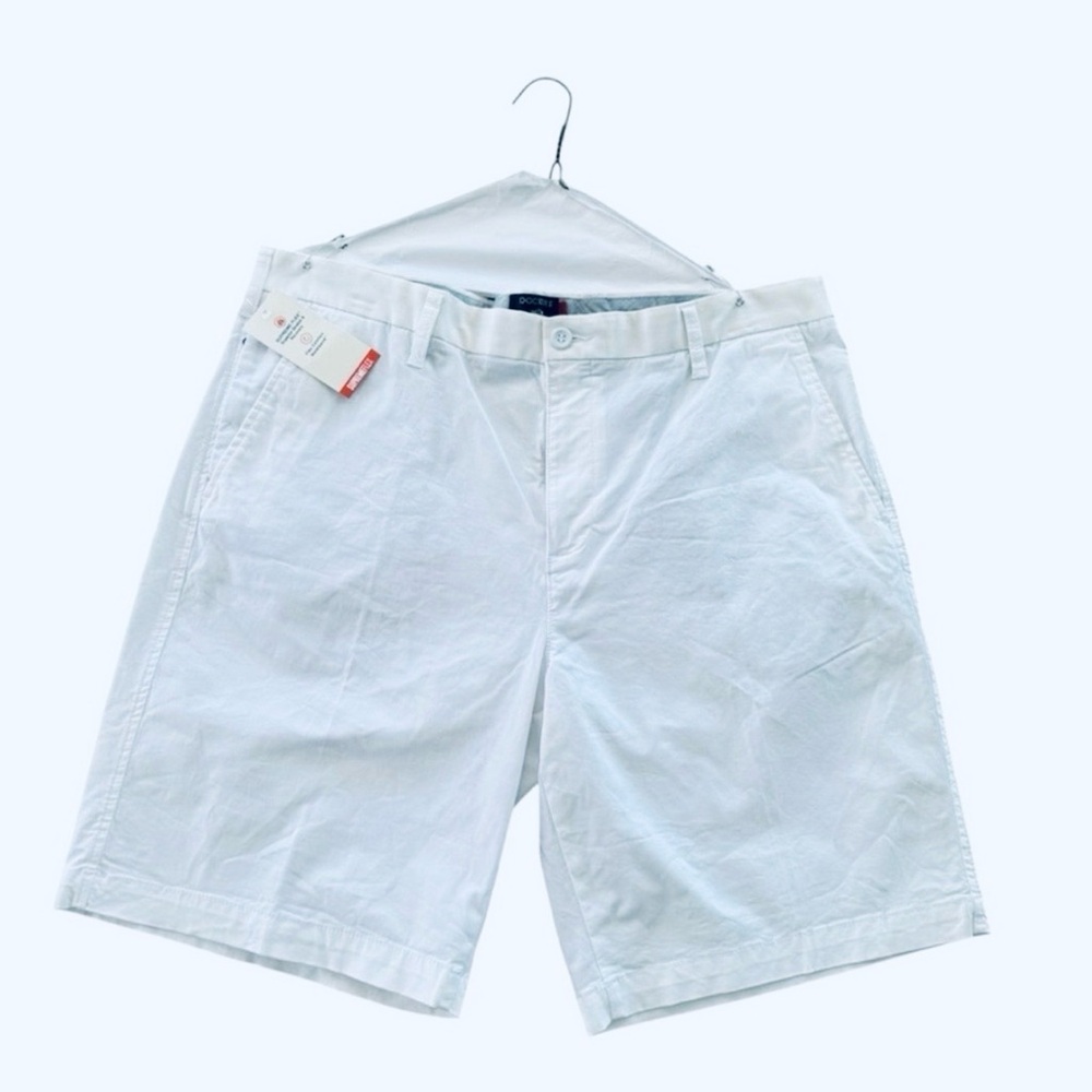 Movie and TV size W38 $60 RETAIL NEW WITH TAG mens white dockers shorts